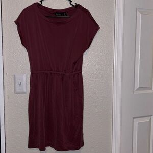 Dark pink/burgundy dress